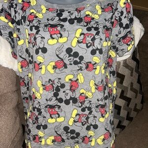 Gray Mickey Mouse Graphic T-Shirt Size Medium